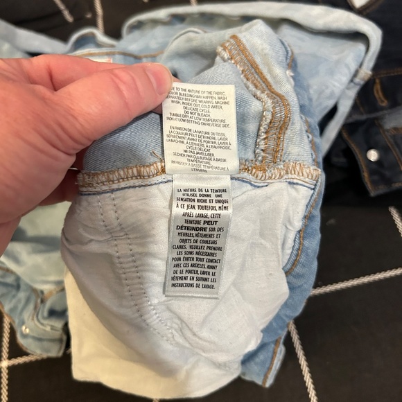 d/C Jeans by Pennington's Faded Shorts with Bleached out Leaf Pattern Size16 - Picture 8 of 10